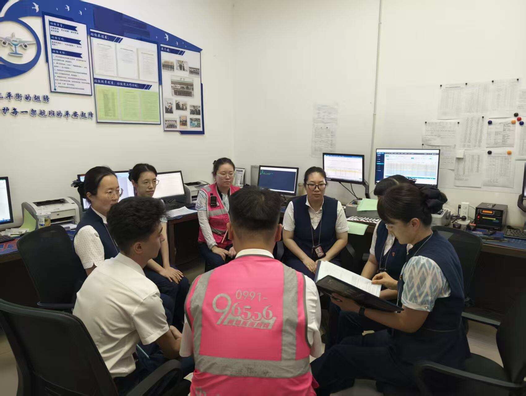伊犁伊宁国际机场旅客服务部开展旺季结尾岗位大练兵活动