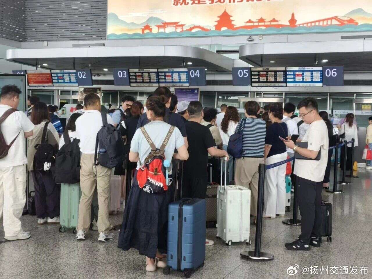 扬泰机场暑运客流再创新高