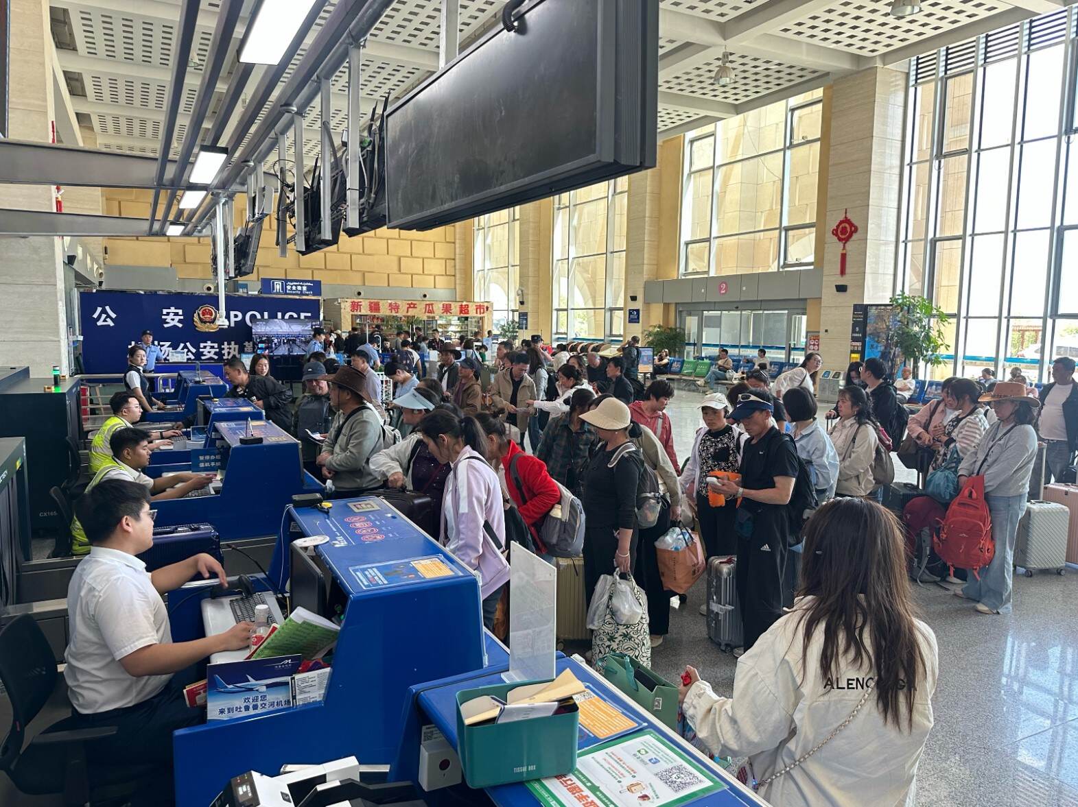 鏖战盛夏 平安护航 新疆机场集团吐鲁番交河机场2026年暑运保障工作圆满收官