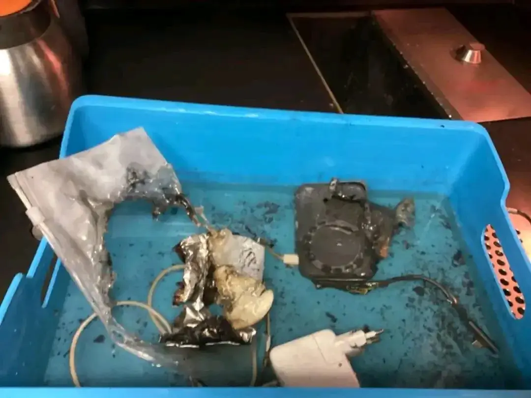 荷航777突发火情紧急返航,涉事乘客身份引热议