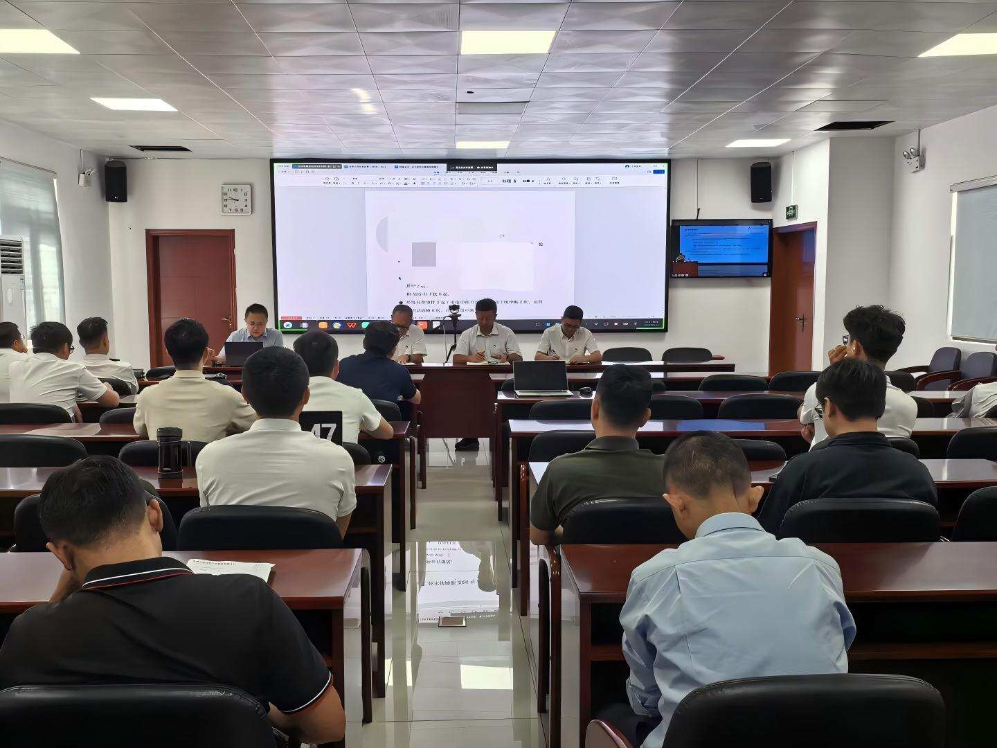 筑牢安全防线 涵养清风正气——三亚空管站技术保障部召开全体人员大会