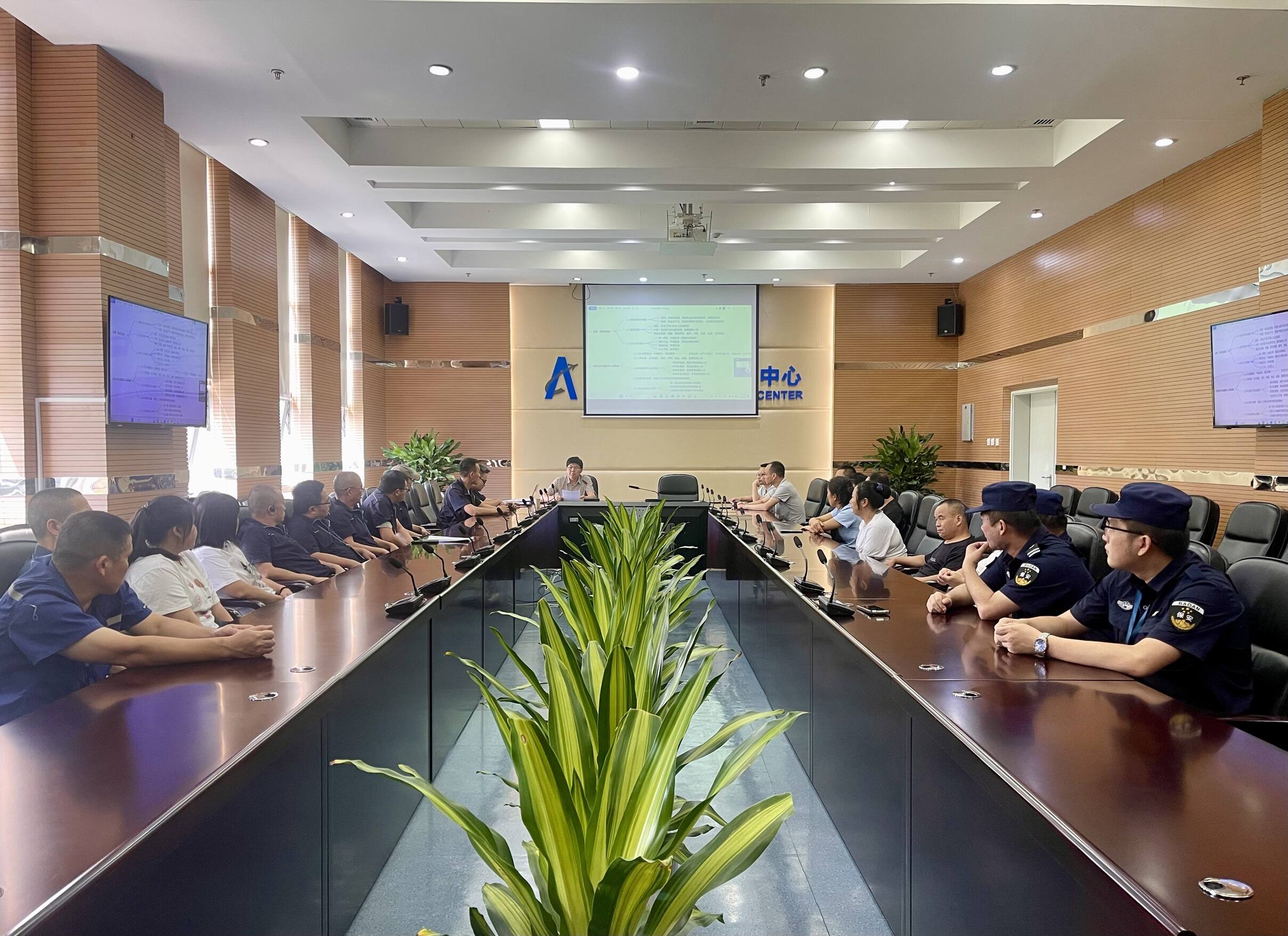 以“考”促学 以“演”筑防——西南空管局商务公司完成应急分队全覆盖培训