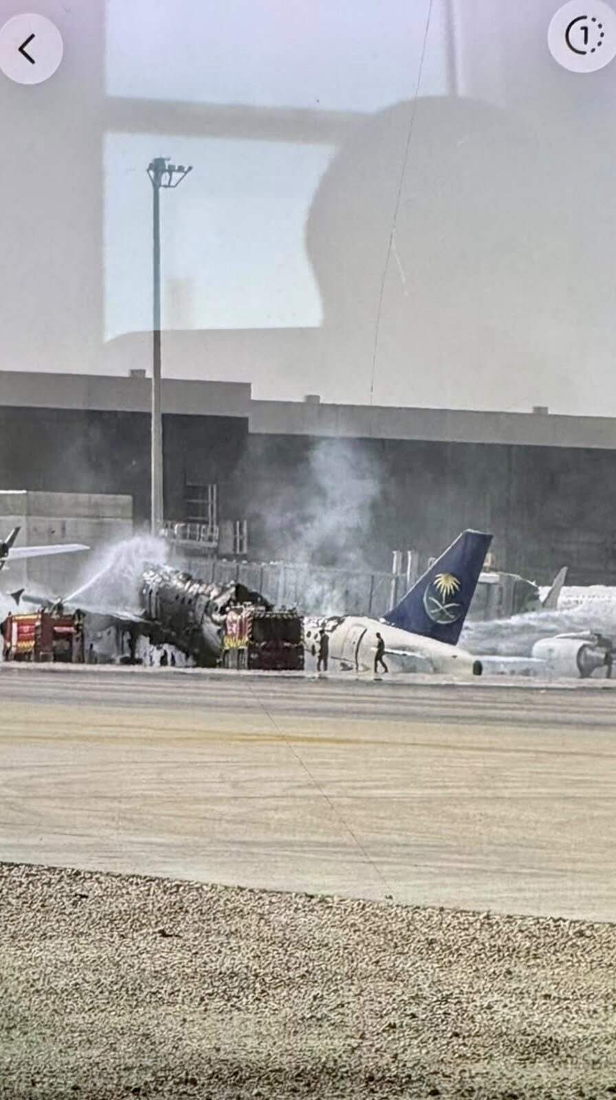 沙特一架A320被烧毁 多国航司暂停起降