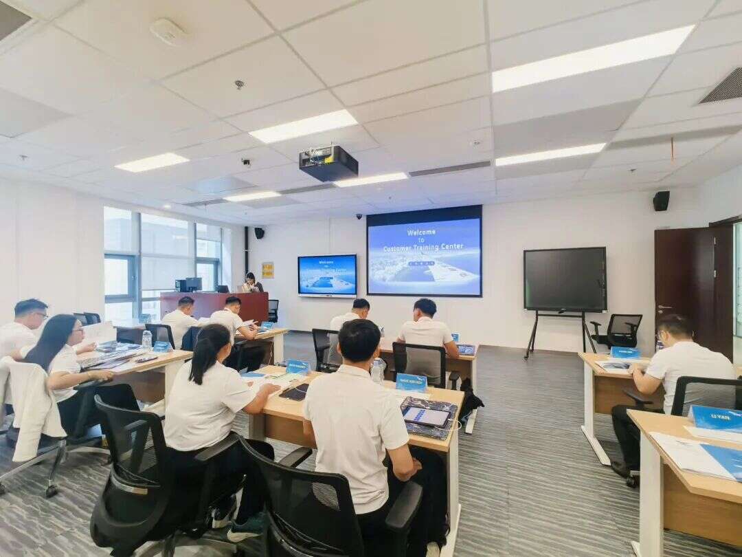 柬国航首批飞行员开始C909机型改装训练，签派员专项培训同期开始