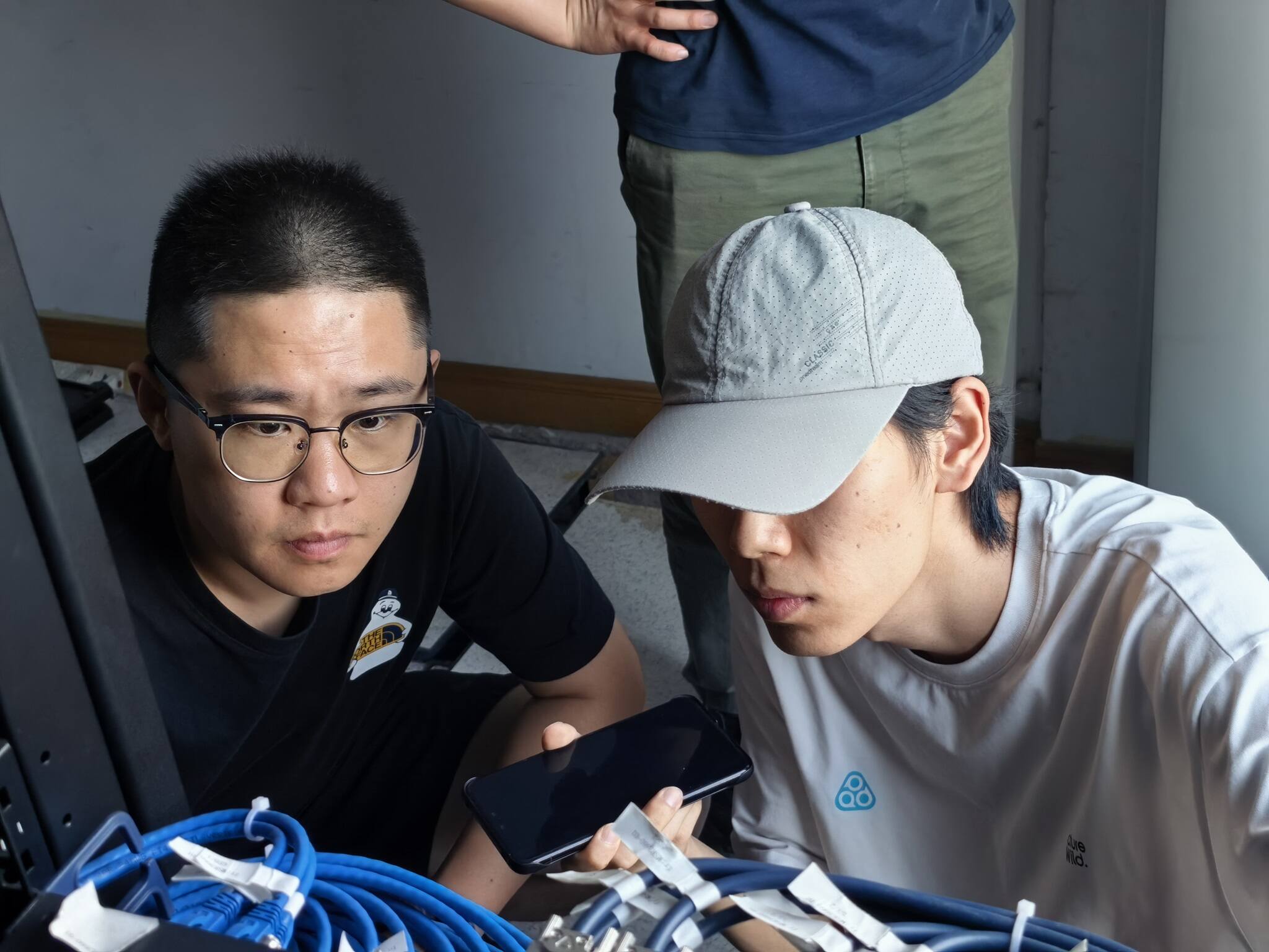 西南空管局网络中心终端网络设备室召开月度安全形势分析会