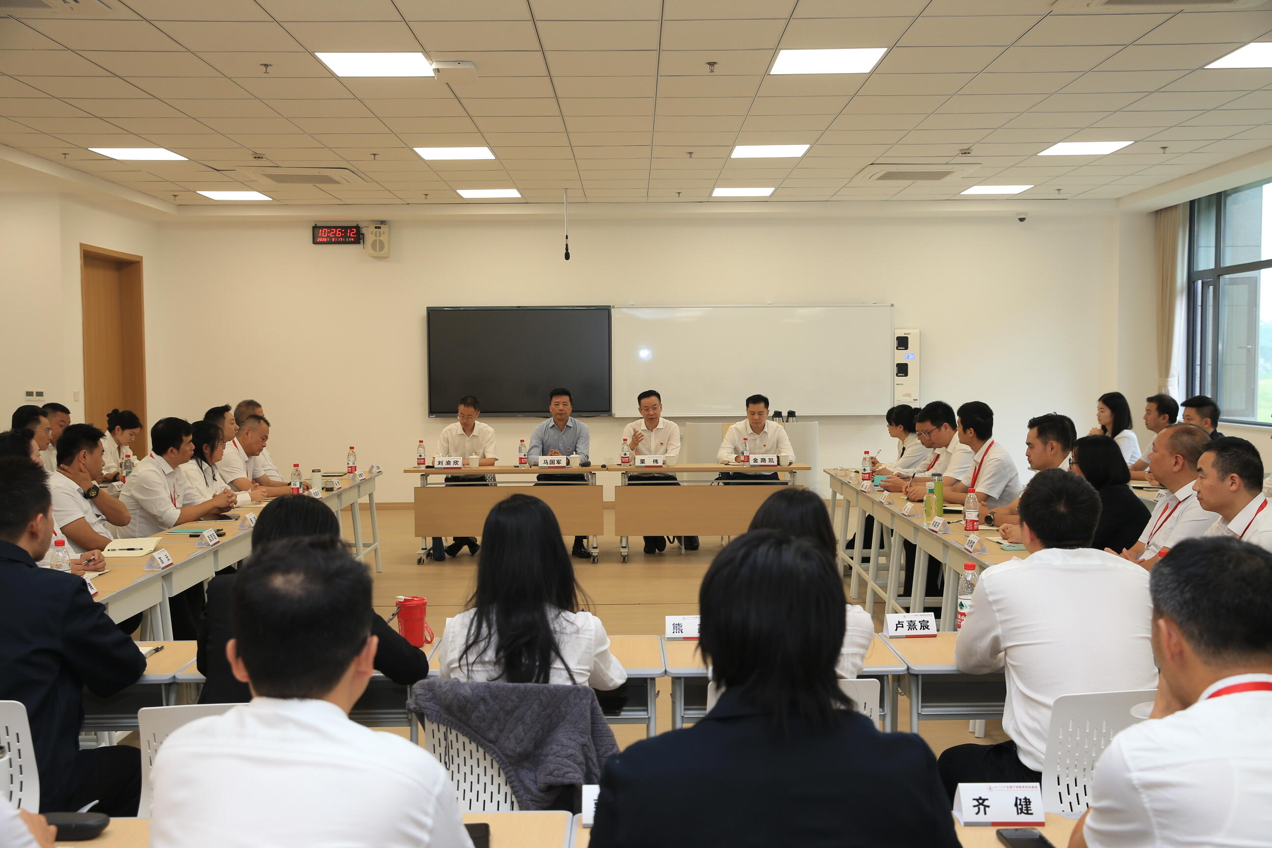 西南空管局党委书记马国军赴基层党支部书记暨科级干部培训班指导交流